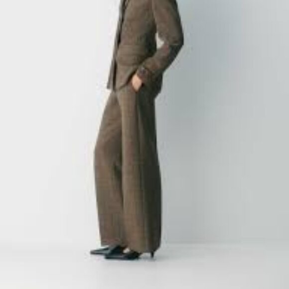 Aritzia  Babaton Pants - Aritzia Babaton Agency Pant Mirror Crepe  High-rise  trousers brown size 14